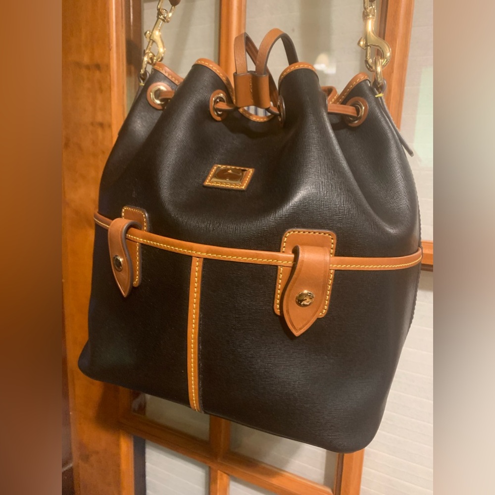 Dooney&Bourke Wayfarer Drawstring bag